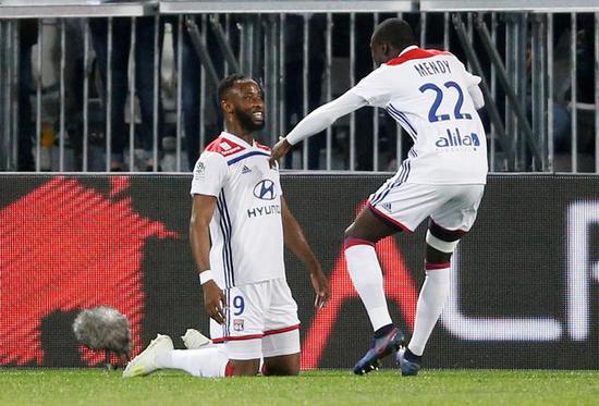  里昂核心球员重伤恐赛季报销  