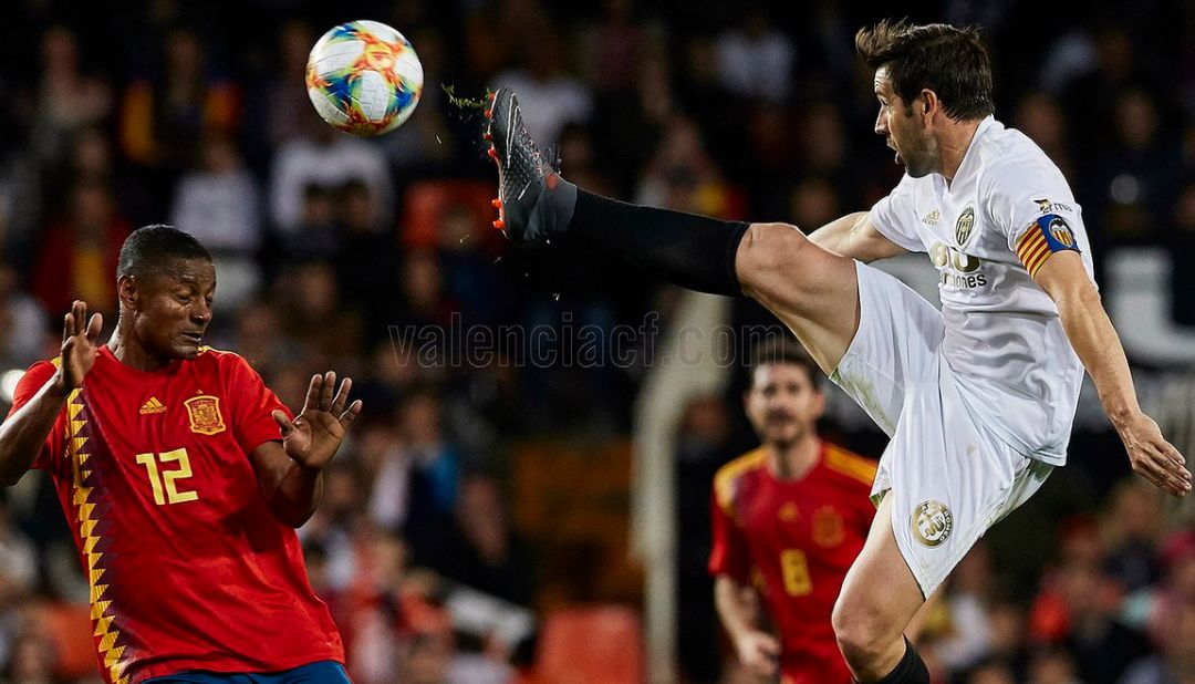  那不勒斯绝杀紫百合  